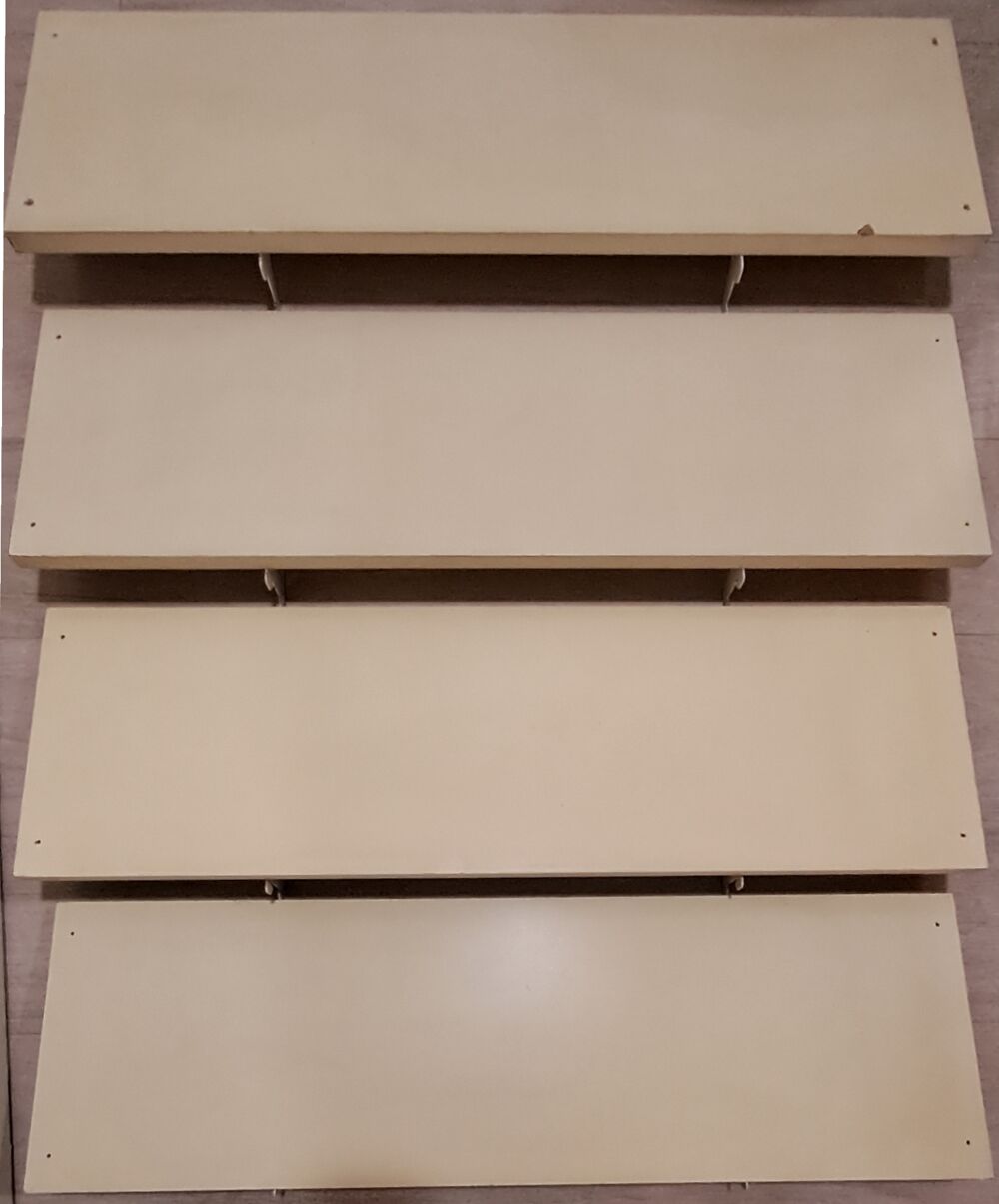 4 Etag&egrave;res tr&egrave;s robustes, parfaitement planes, en bois laqu&eacute; Bricolage