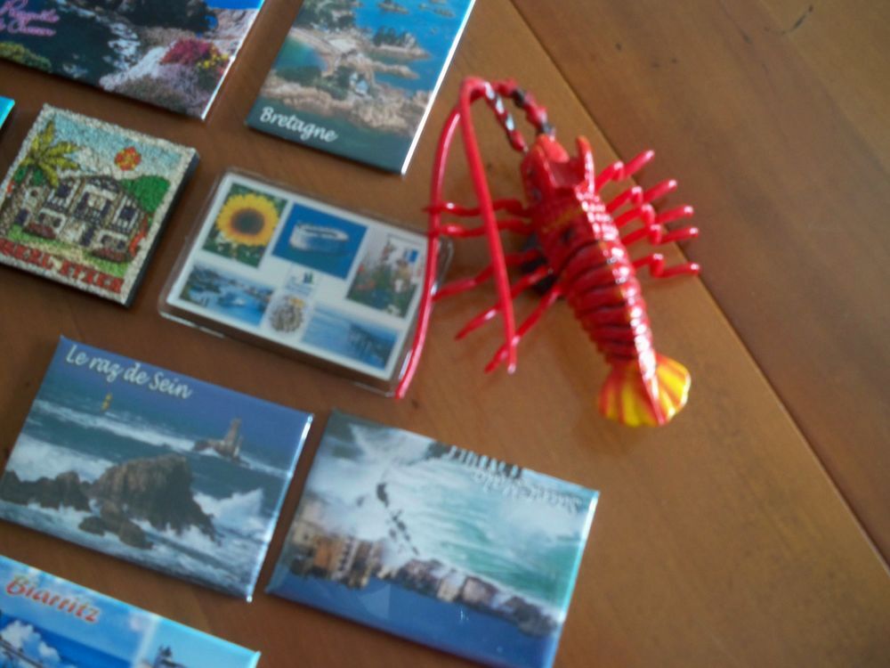 Magnets JAMAIS SERVIS, 1€ la pi&egrave;ce 