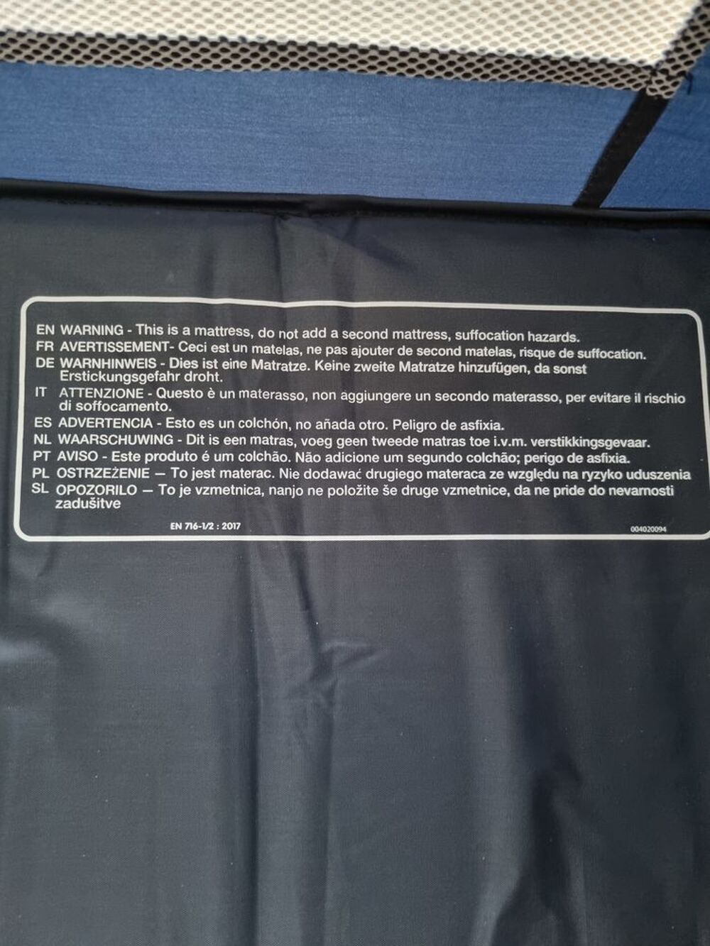 Lit b&eacute;b&eacute; pliable avec matela Puériculture