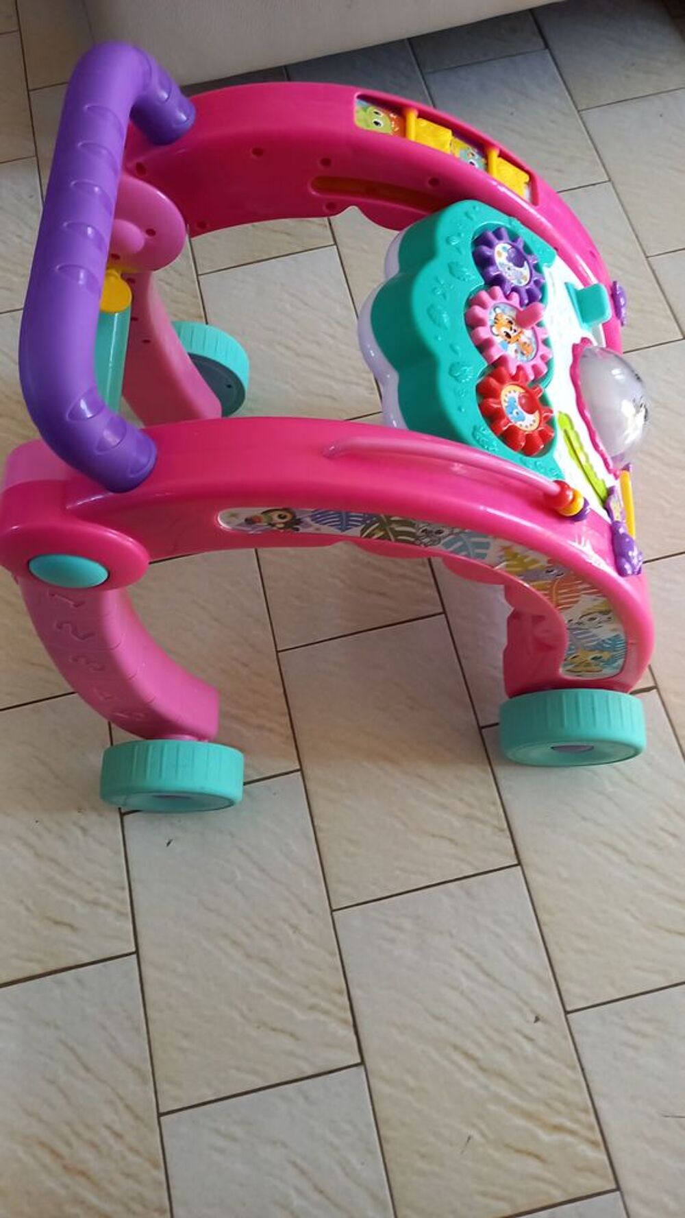 TROTTEUR MULTI-ACTIVITES Jeux / jouets