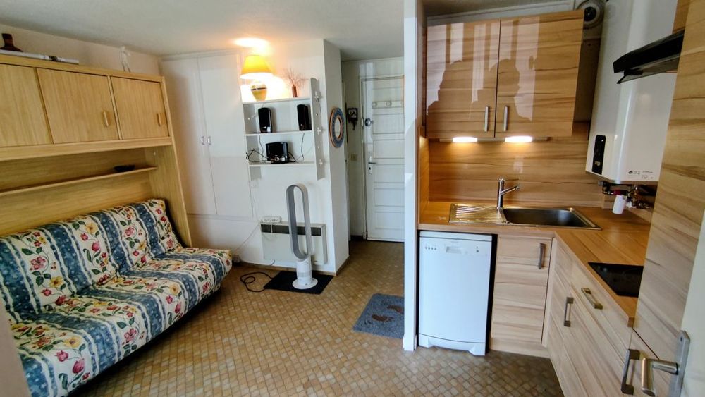 Vente Appartement LE CAP D'AGDE Appartement situé au rez de chaussée d'un petite résidence située à 150m de la plagette (plage de l'AVANT PORT ) + Plage de la Grand Conque 200m à pied. Le cap d agde