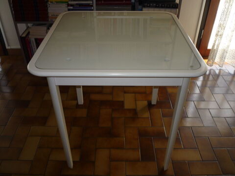 TABLE 50 Tresses (33)