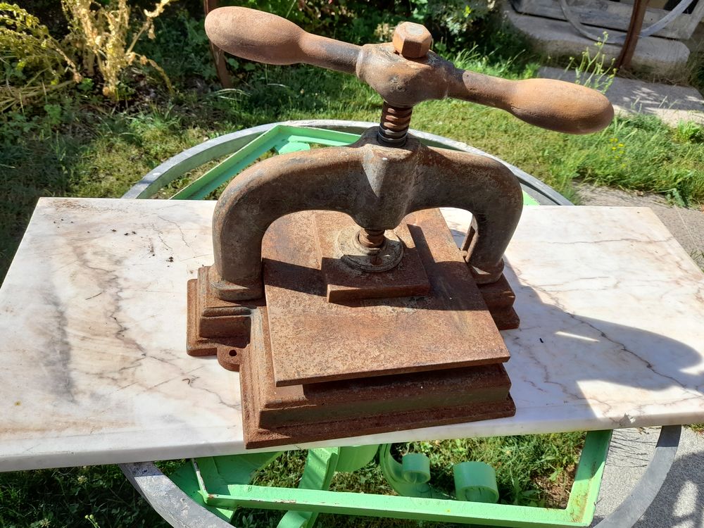Presse &agrave; reliure 