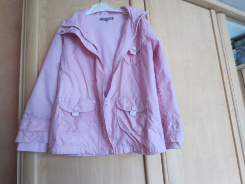 Veste imper-coupe vent � capuche, taille 8 ans Vynil Fraise 11 Fessenheim (68)