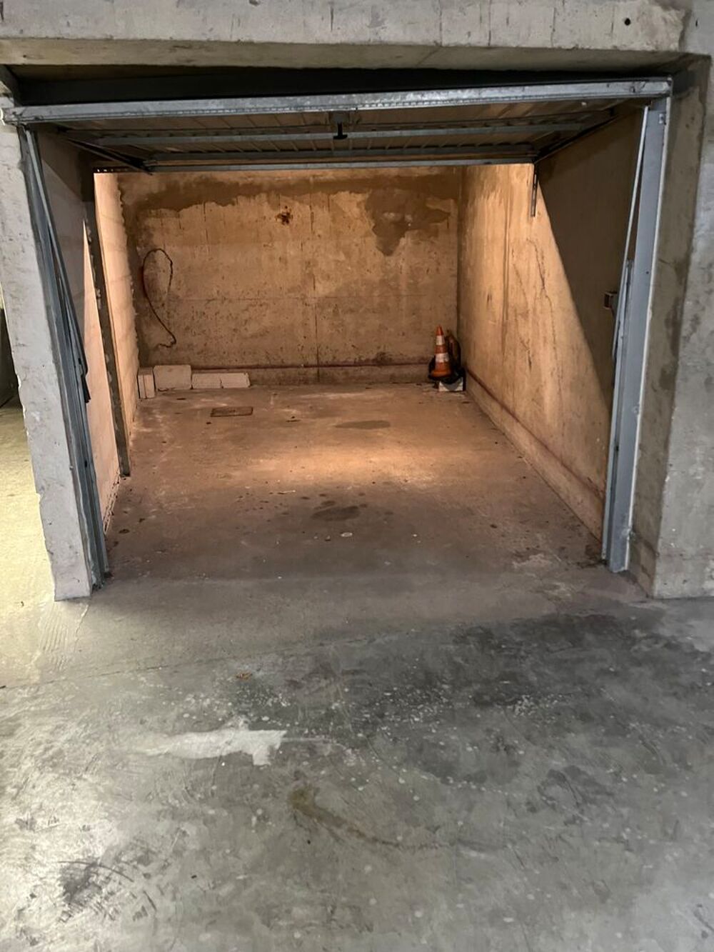 Location Parking/Garage Garage Box fermé, au sein d'un immeuble en copropriété. Beauvais
