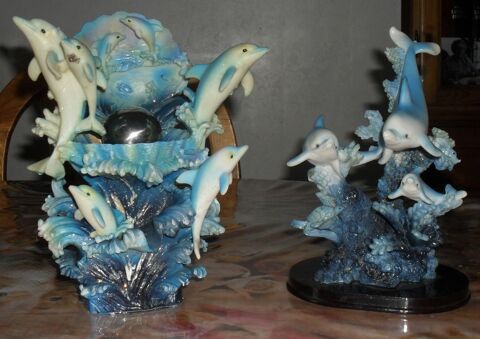 Lot de 2 compositions de Dauphins en excellent tat. 25 Montreuil (93)