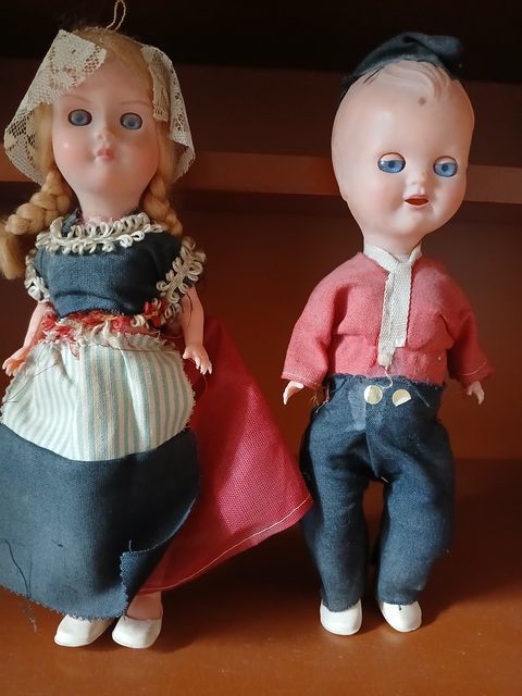 Couple de poupons provenaux anciens en habits traditionnels 9 Bagnols-sur-Cze (30)