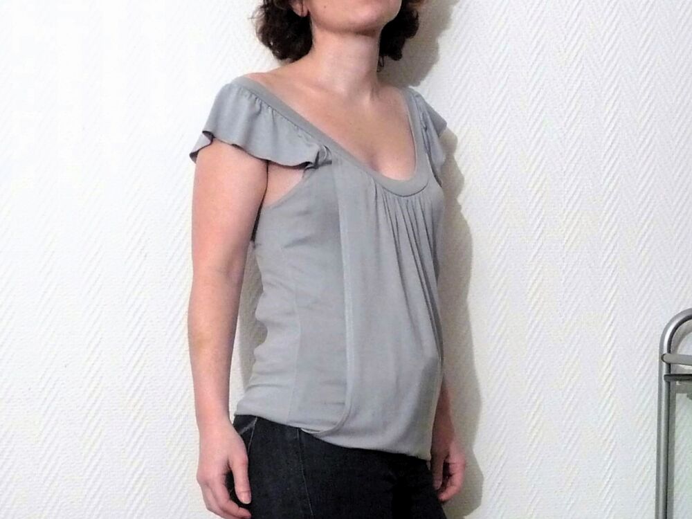 Top/ Tee Shirt Gris Bleut&eacute;- Taille Unique- So Kitsch Vêtements