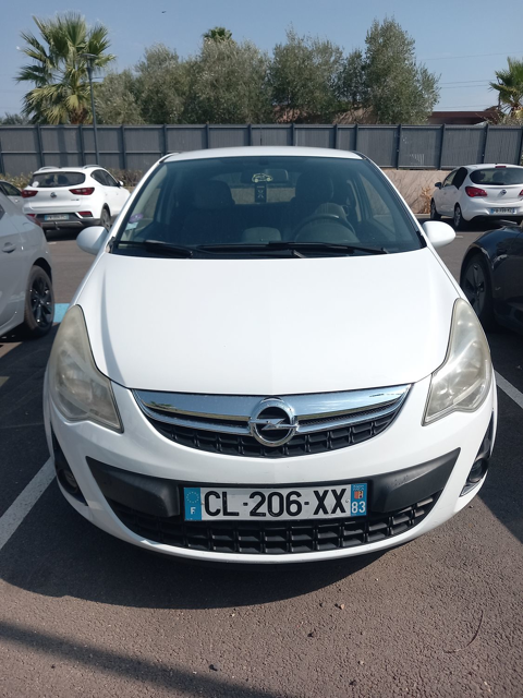 Opel corsa 1.2 - 85 ch Twinport 150ème Anniv