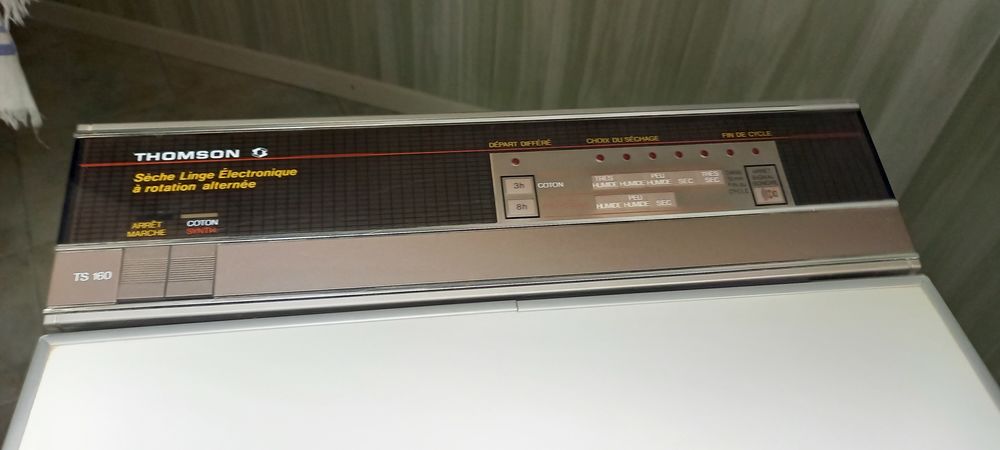 SECHE LINGE NEUF THOMSON. Electroménager