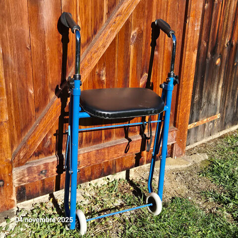 D�ambulateur pliant, facile � ranger, il vous permet de vous 10 Saumur (49)