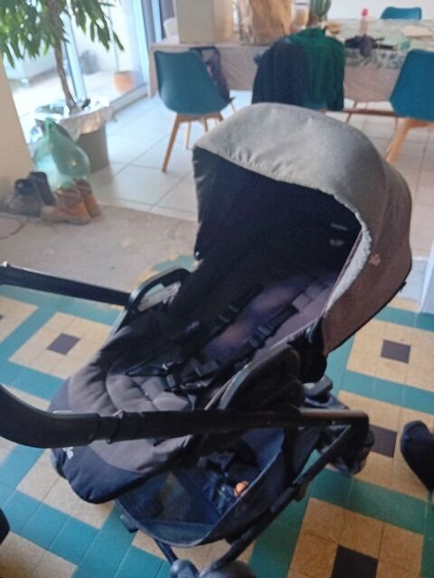 Poussette + cosy de la marque joie 250 Saintes (17)