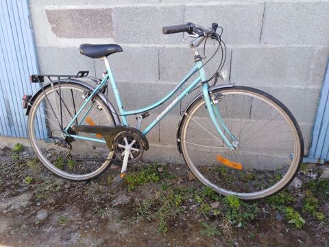 vélo femme VTC motobécane La Cornuaille (49)