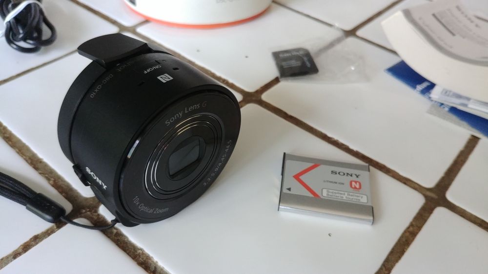 Sony Cyber-shot DSC-QX10 (objectif connect&eacute;) Photos/Video/TV