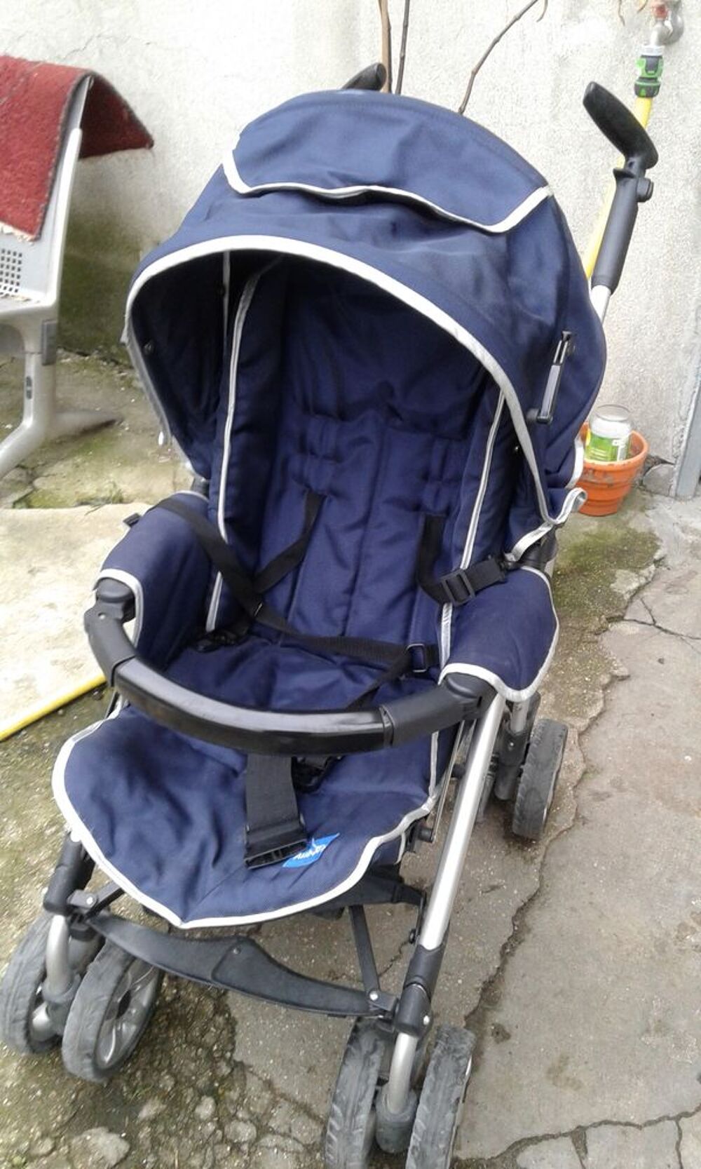 poussette bleu marine Aubert Pu�riculture