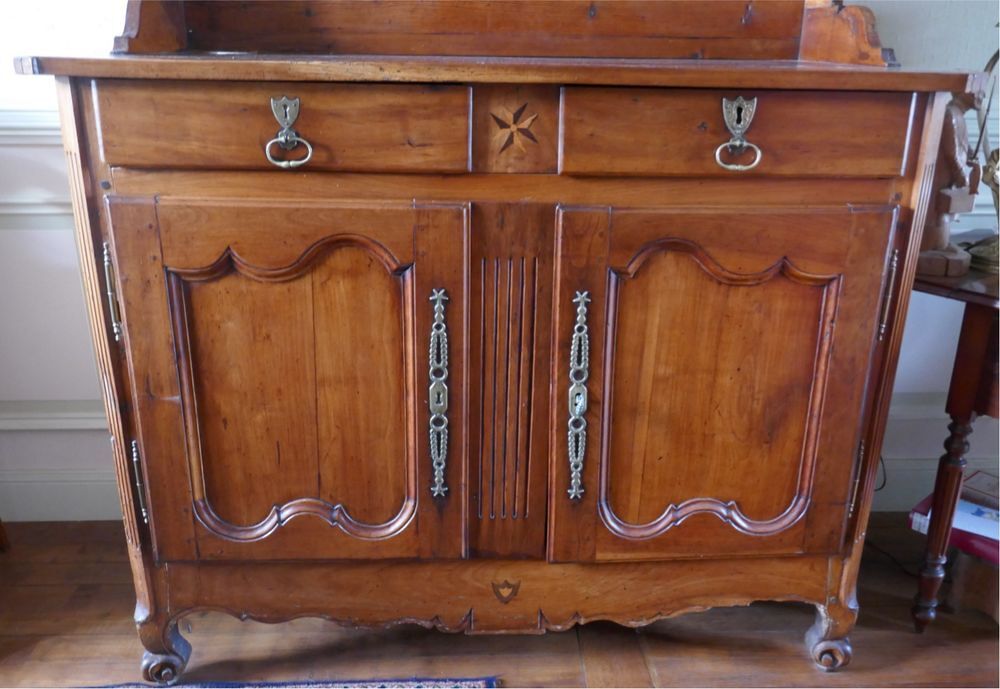 Vaisselier r&eacute;gional ancien du XIXe Meubles