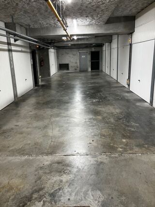  Parking / Garage  vendre 24 m
