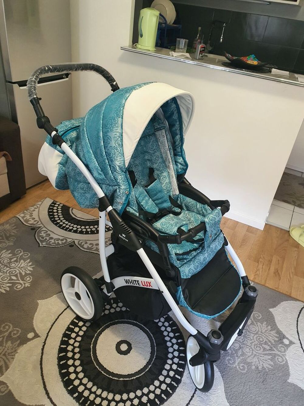 Poussette 3 en 1 Pu�riculture