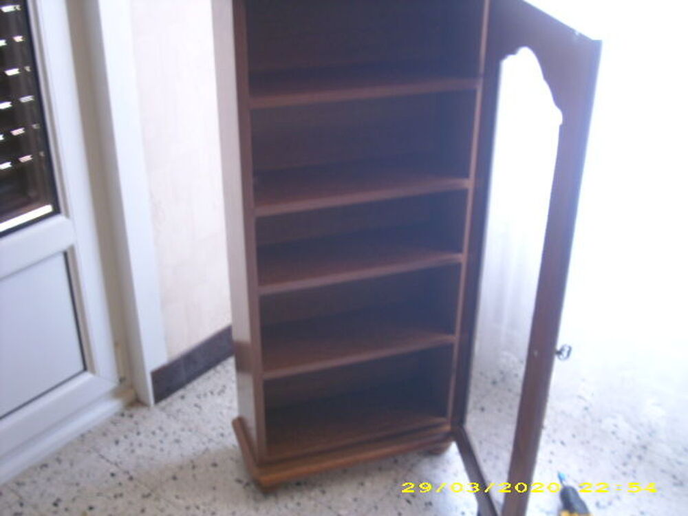 VITRINE POUR RANGEMENT CD Meubles