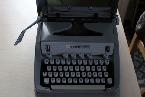 Machine à écrire 0 L'Aigle (61)
