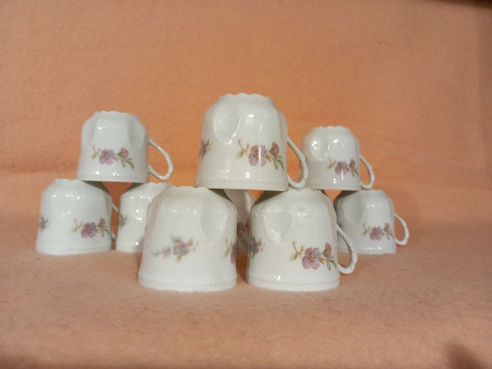 Ensemble de 10 tasses porcelaine de limoges Décoration