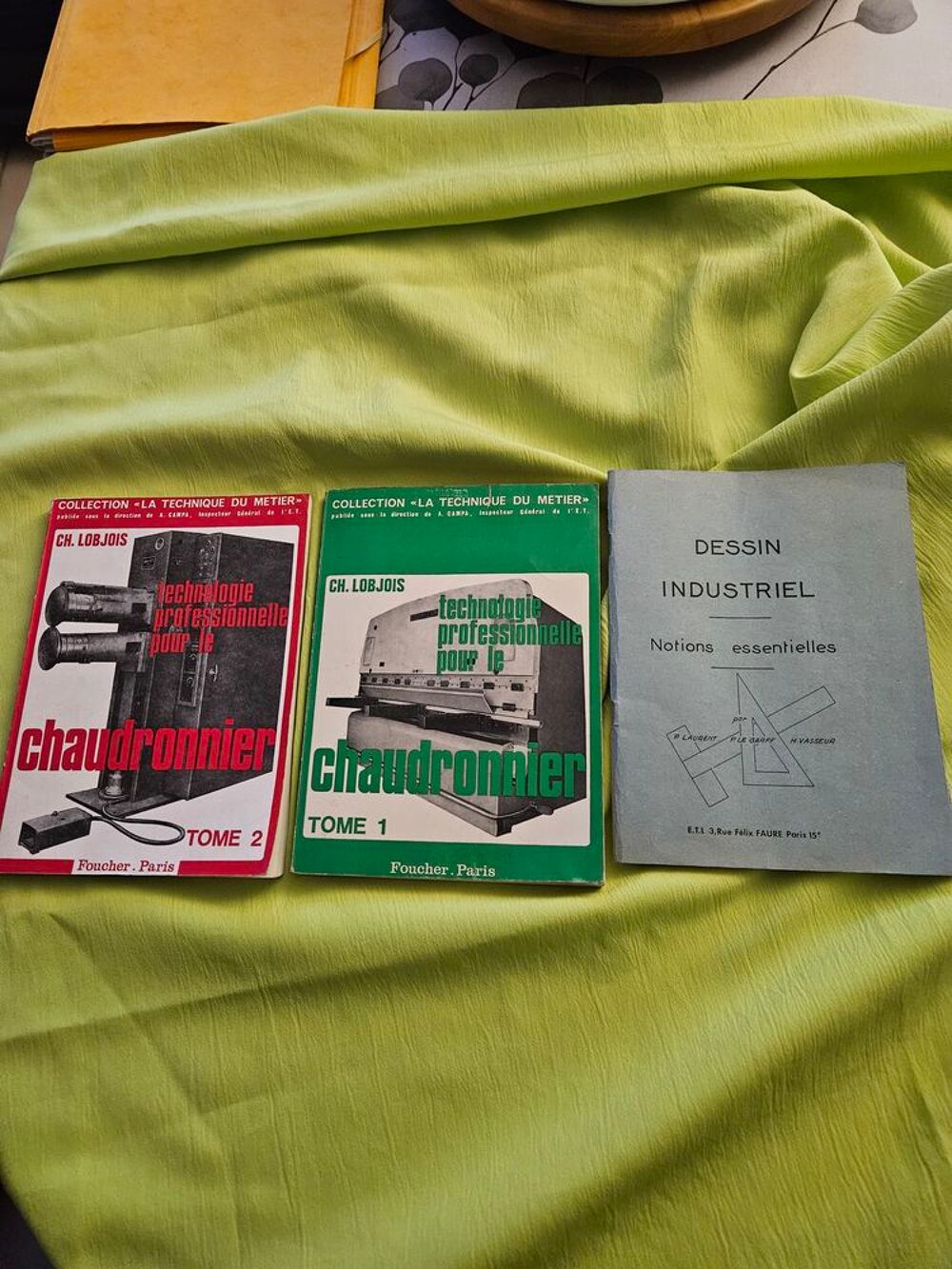 3 livres Technologie Professionnelle Pour le Chaudronnier
Livres et BD