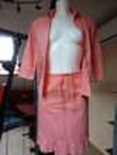 tailleur jupe rose Vêtements