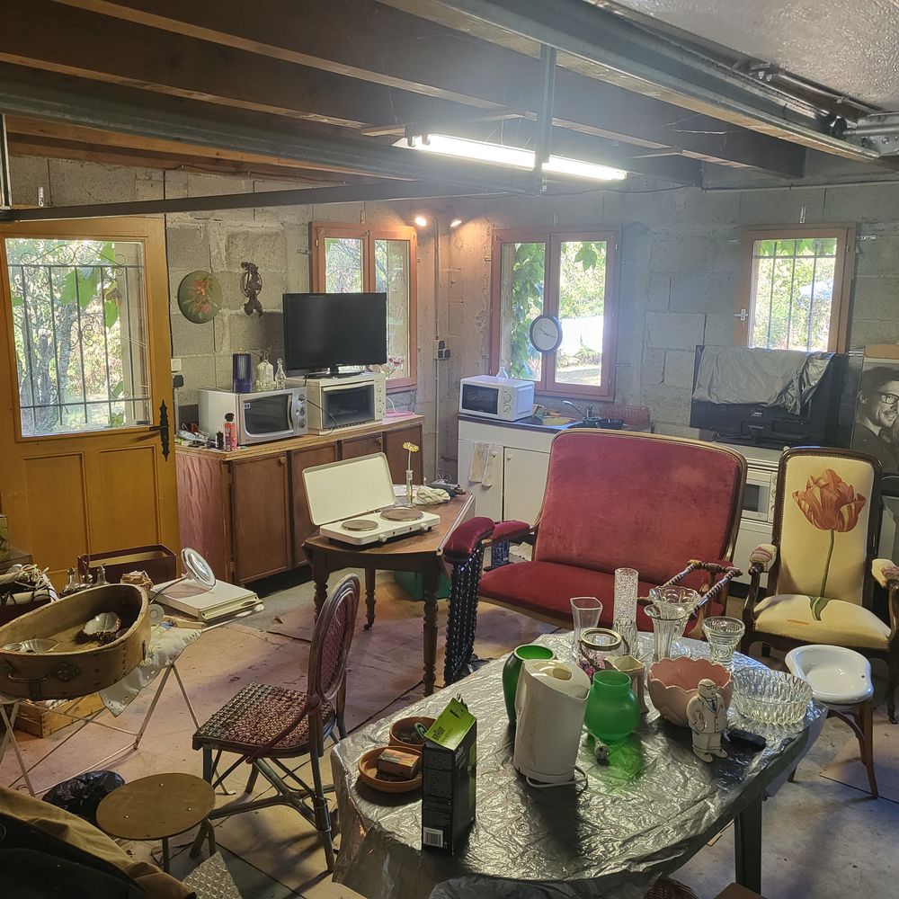 Canap&eacute;, &eacute;lectrom&eacute;nager, tv, jouets enfants, livres, vinyl 33 Meubles