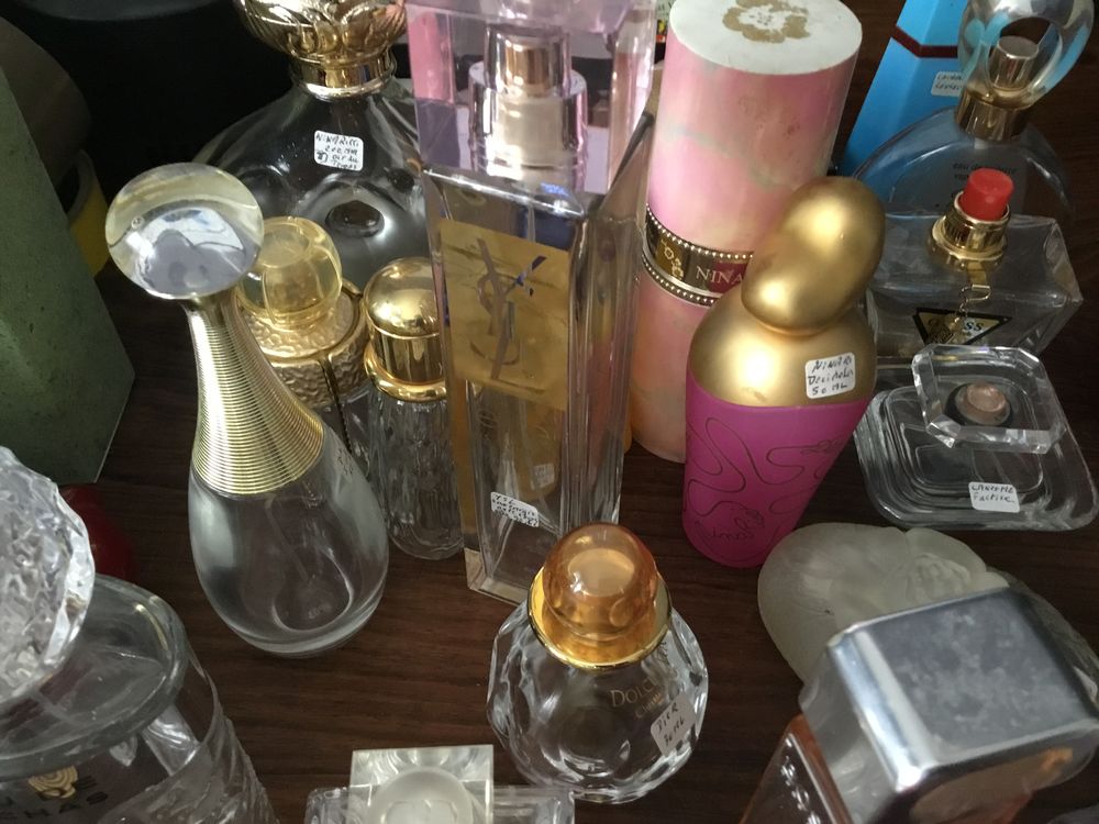Collection plus de 40 FLACONS de PARFUM VIDES dont Hermes... 
