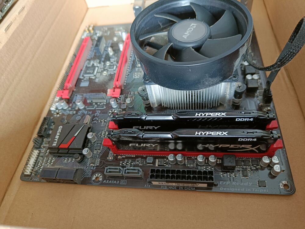 Pack Carte M&egrave;re / Processeur avec son ventirad / Ram / Carte Matériel informatique