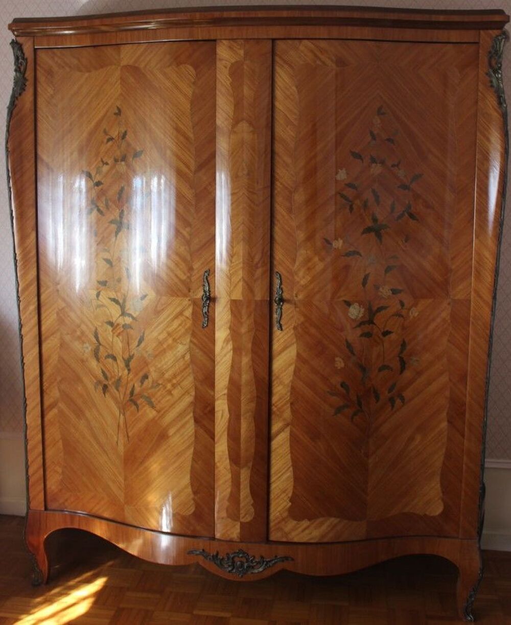 Armoire en bois de rose Meubles