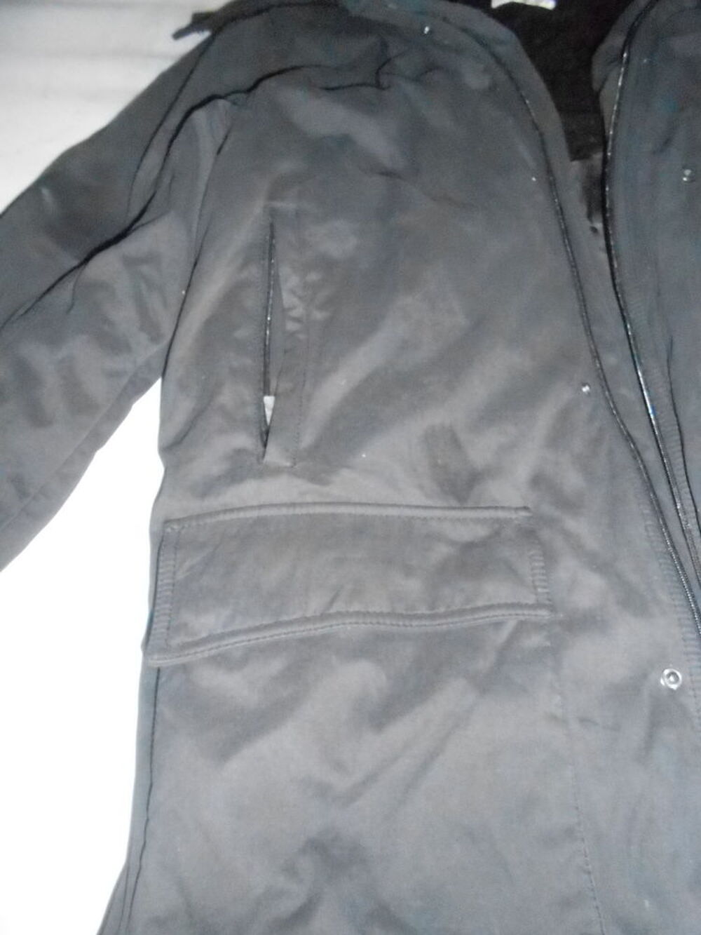 veste bleu marine avec capuche moltonn&eacute;e 
fermeture &eacute;claire Vêtements