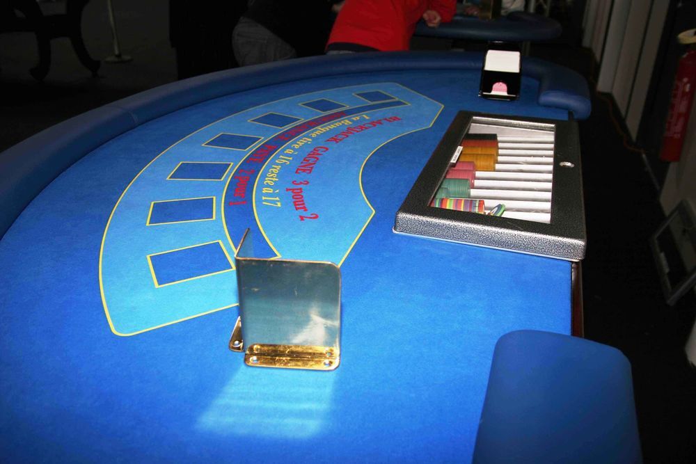 MAGNIFIQUE TABLE DE BLACK JACK Jeux / jouets