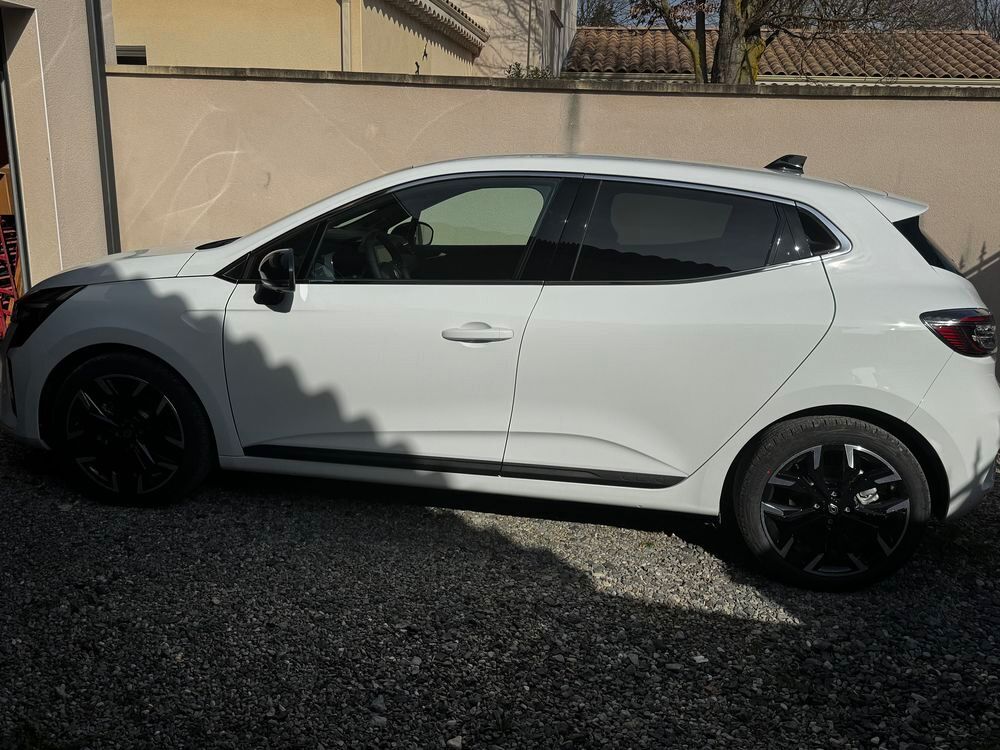Clio V Clio E-Tech full hybrid 145 Techno 2026 occasion 26250 Livron-sur-Dr&ocirc;me