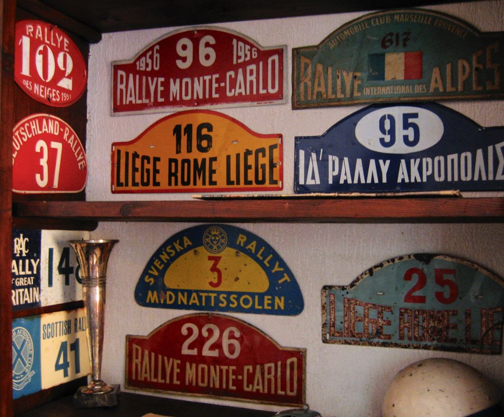  anciennes plaques et badges de rallye 