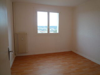  Appartement à louer 4 pièces 70 m²