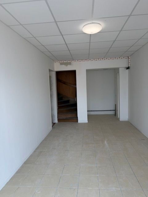   Appartement T3  refait à neuf à l'étage
, Appartement - 4 pièce(s) - 118 m²