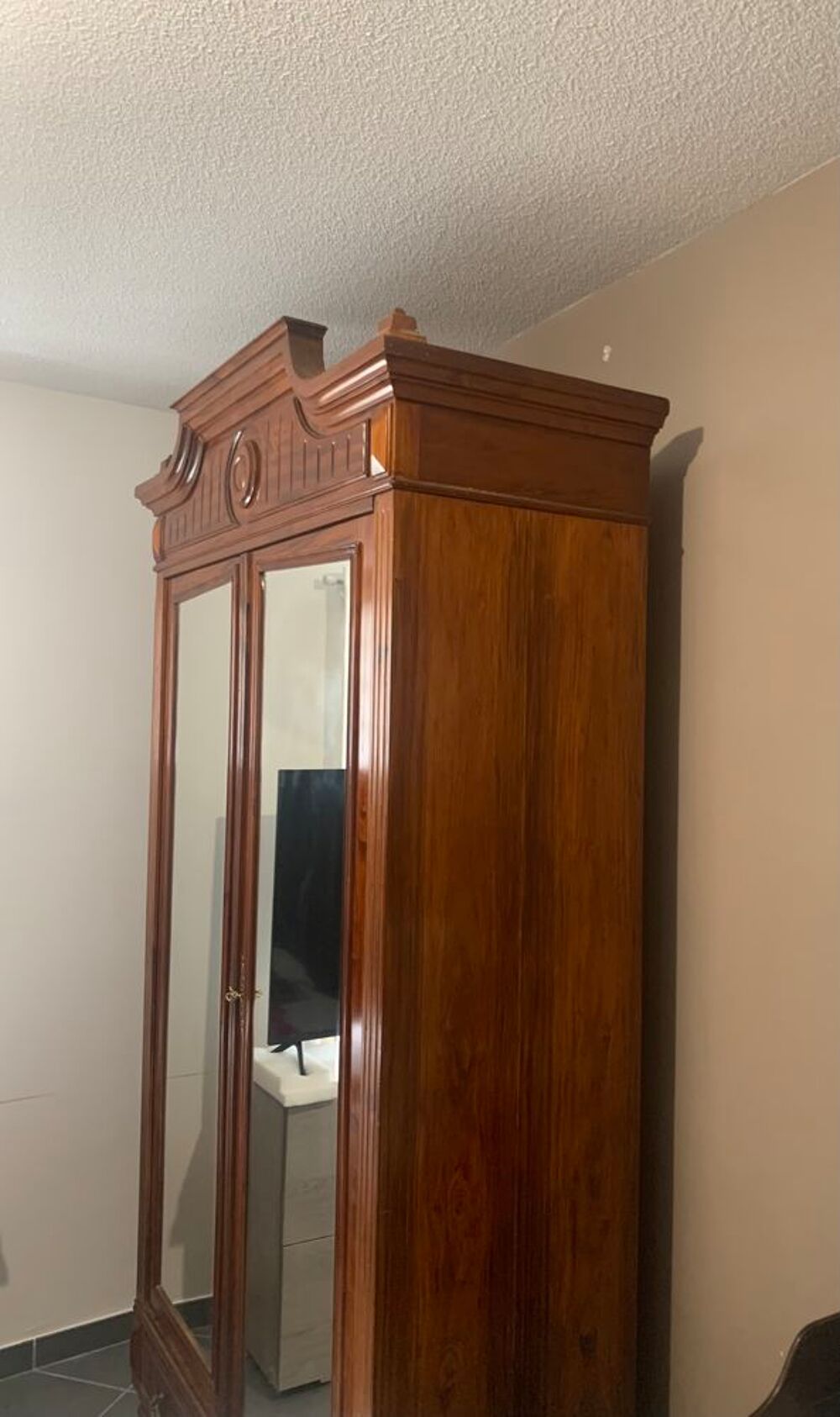 ARMOIRE ET LIT EN MAHOGANY ETAT NEUF LIVRAISON Meubles