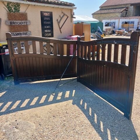 portail bois 2 vantaux 170 Vendeuvre-du-Poitou (86)