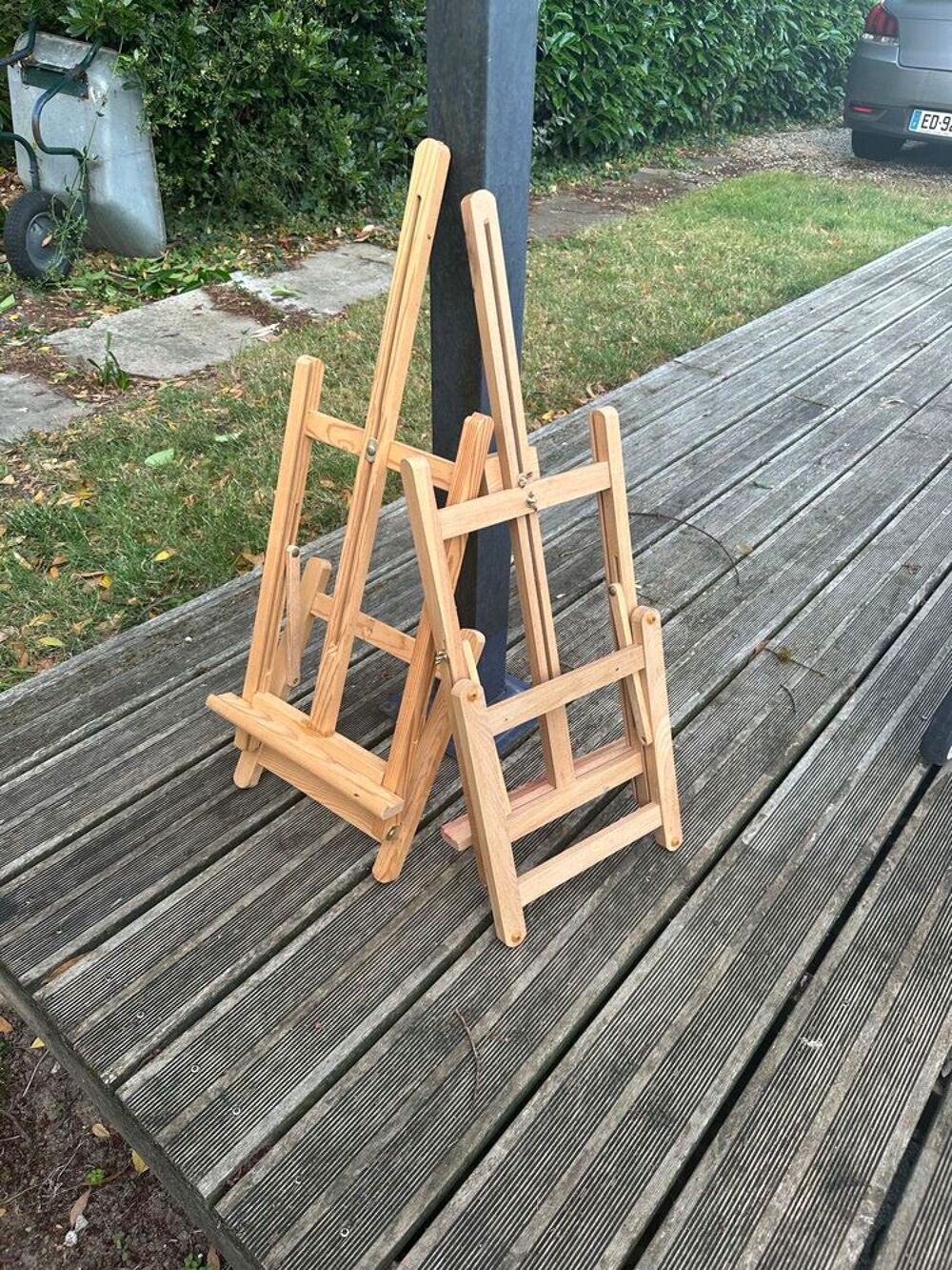deux chevalets pour artiste ou amateur d expositions de tableaux 