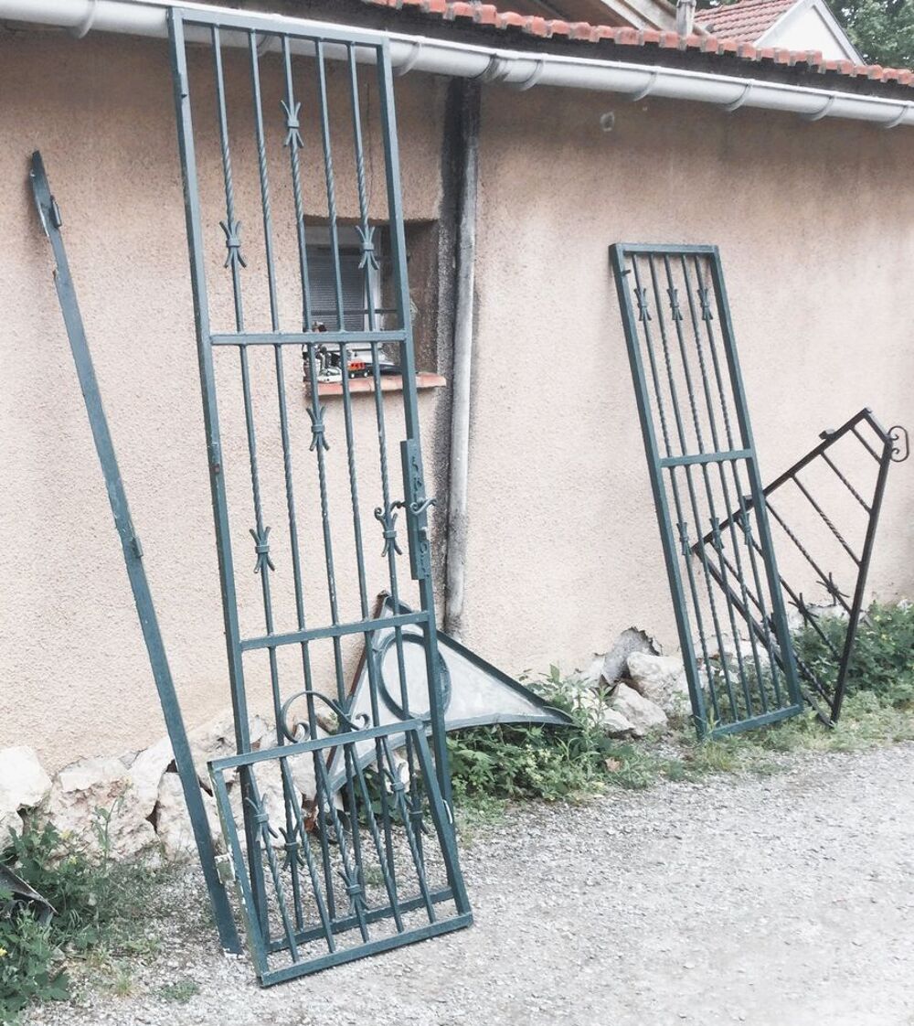 Porte de s&eacute;curit&eacute; et ses grilles en fer forg&eacute; Bricolage
