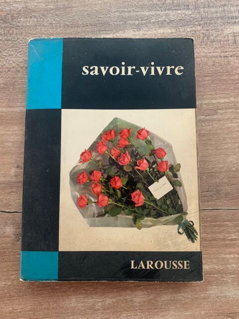 Livre ancien Larousse     Savoir vivre    Saleilles (66)