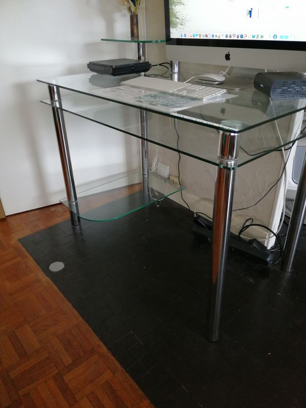 BUREAU EN VERRE ANNEES 80 Meubles
