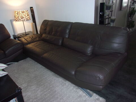 CANAPE CUIR VERITABLE MARRON
3 PLACES 0 Saint-Michel-sur-Orge (91)
