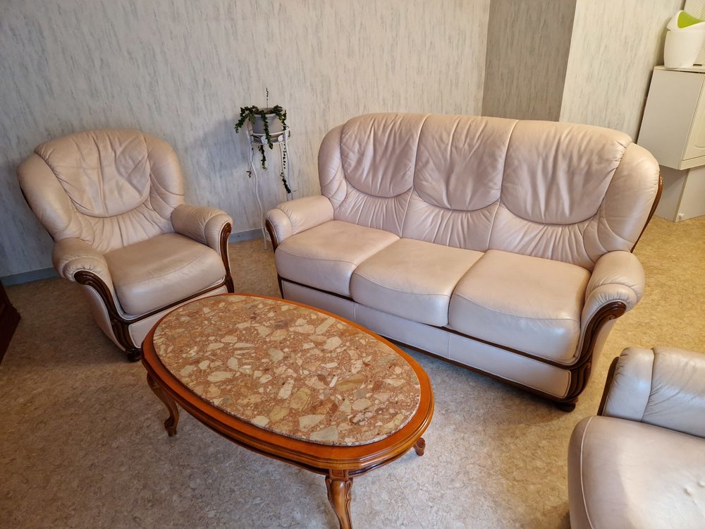 canap&eacute; non convertible et fauteuils Meubles