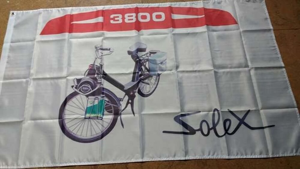 Drapeau Solex 3800, neuf Décoration