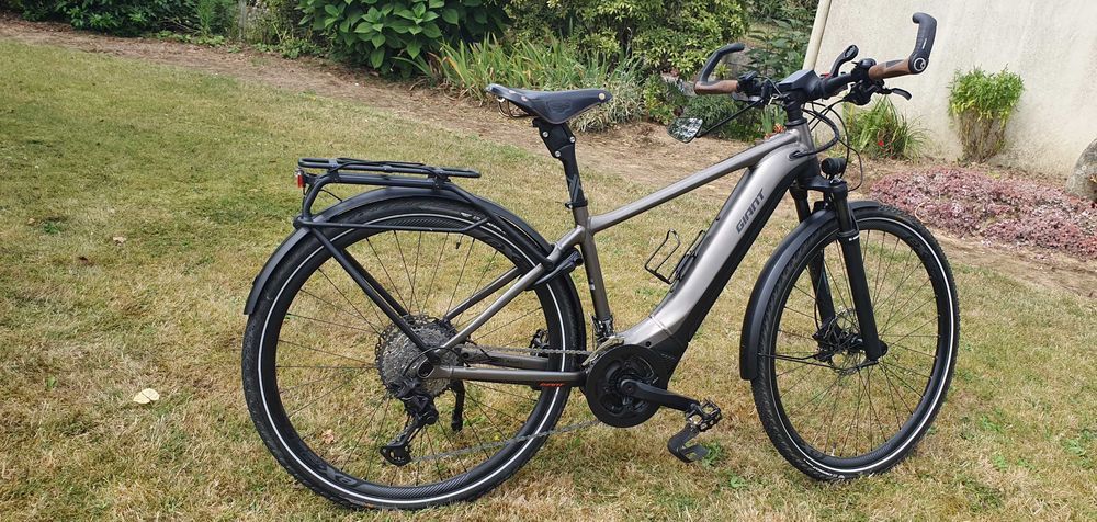 SUPER VTC ELECTRIQUE. 2022. V�los