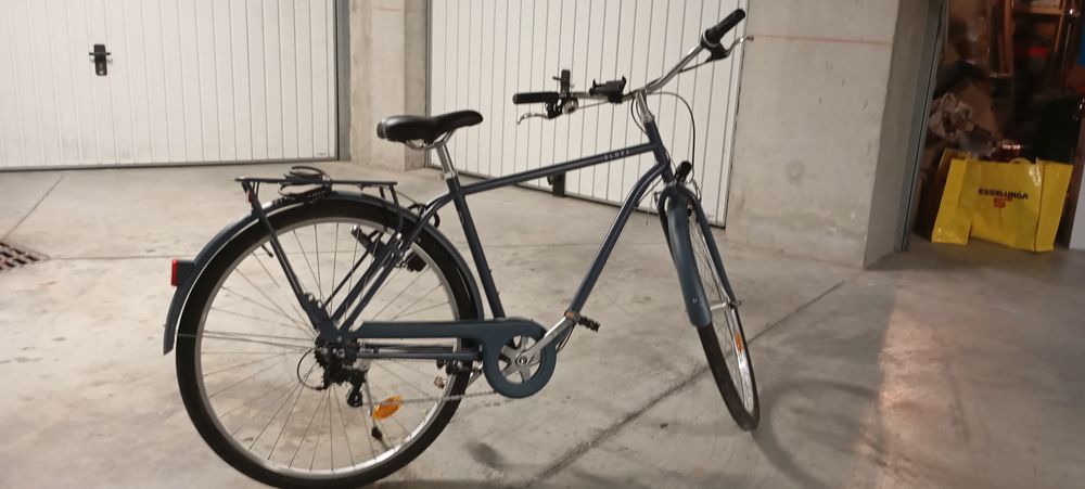 V&eacute;lo avec accessoires
Vélos
