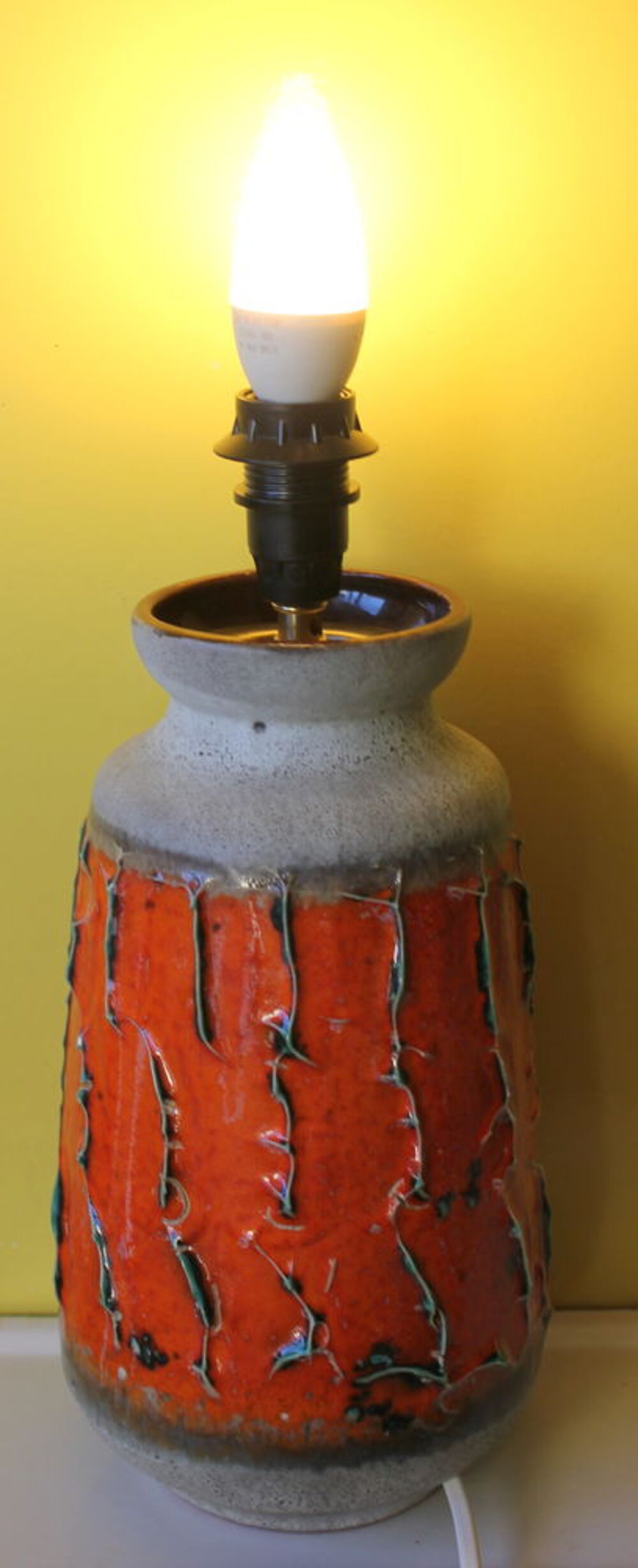 Pied de lampe Vallauris gris perle et orange Décoration