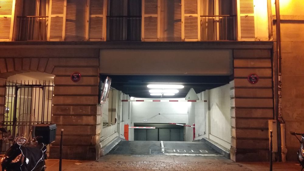 Location Parking/Garage Parking Moto ?Paris 3e - Dans Rsidence de standing Paris 3